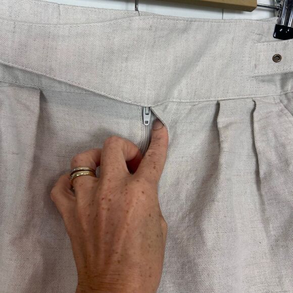 Banana Republic Shorts Women  6 Beige Linen High Rise Pleated Belted side Buckle - Picture 6 of 16